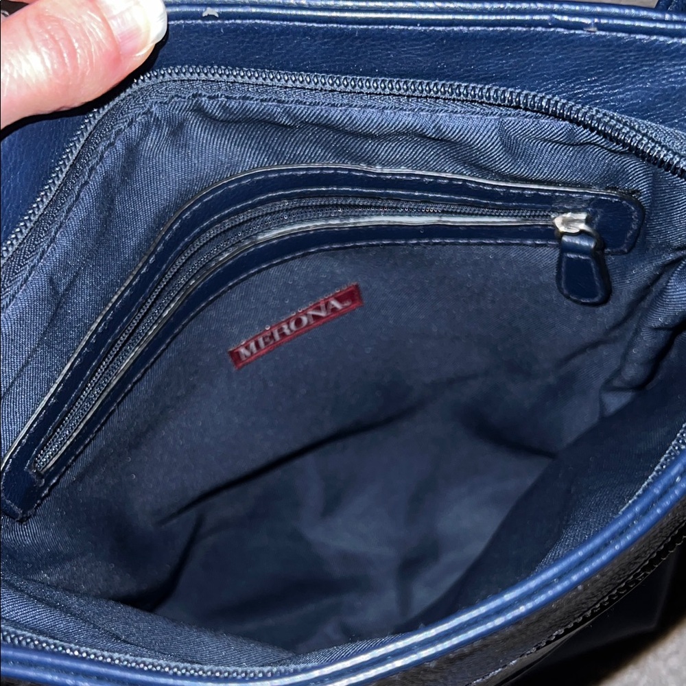 Elegant Dark Blue Leather Crossbody Bag - Picture 3 of 3